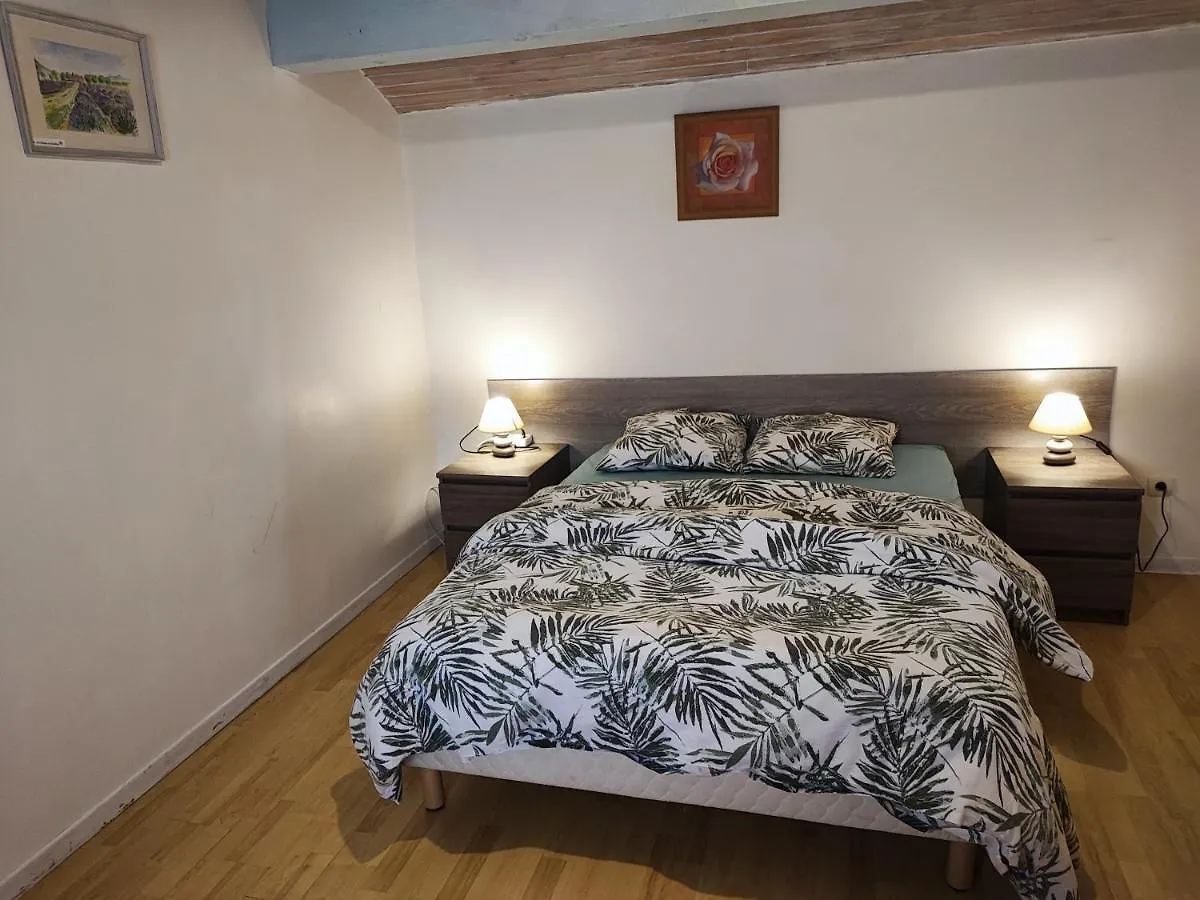 Апартаменты Gite La Grange Au Coeur De La Provence Le Chaffaut-Saint-Jurson